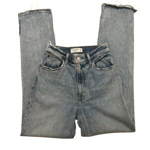 Abercrombie & Fitch Curve Love Ultra High Rise 90s Straight Jeans | Size 2